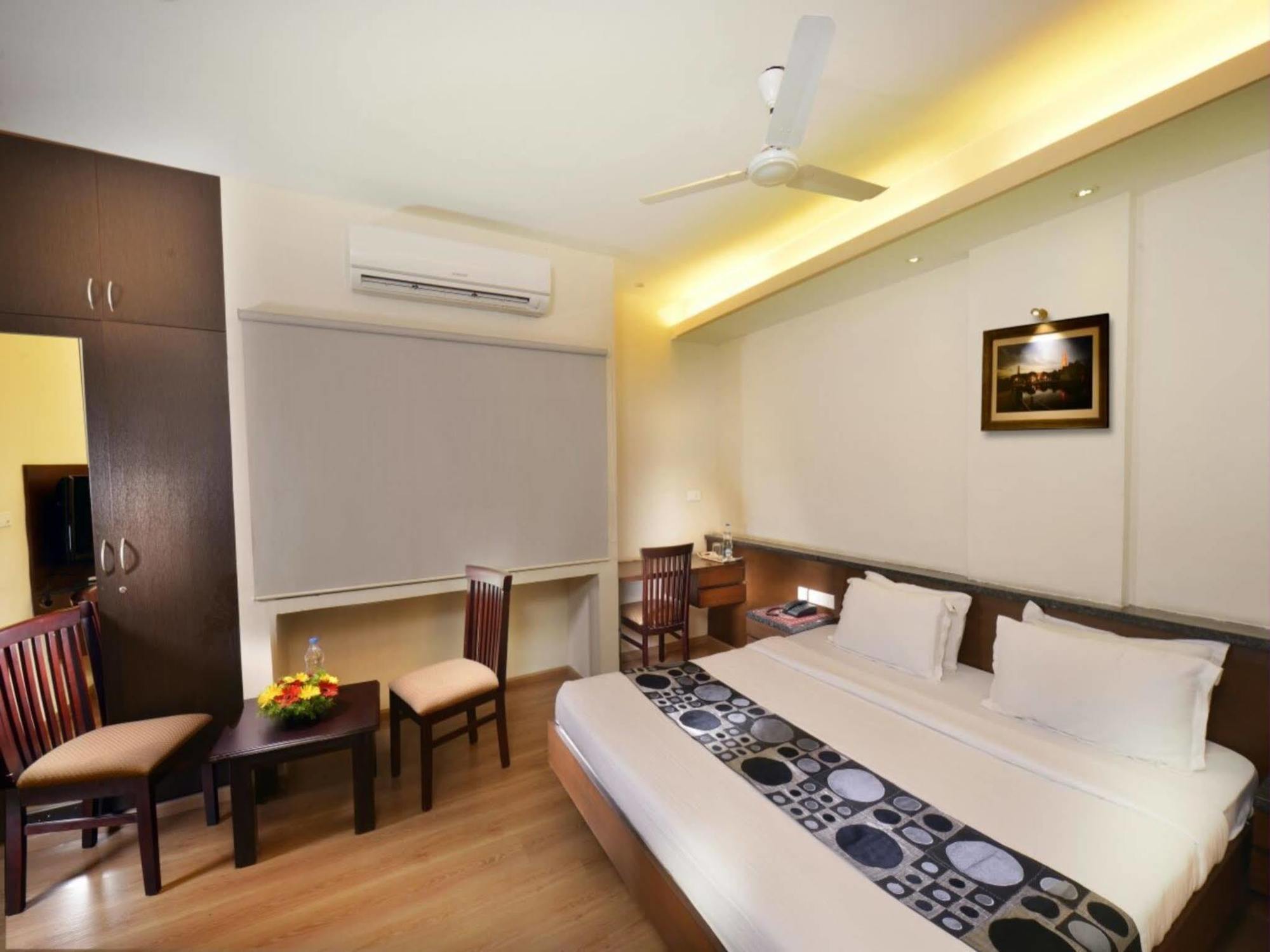 Capital O 64773 Horizon Heights Serviced Apartments Коимбаторе Екстериор снимка